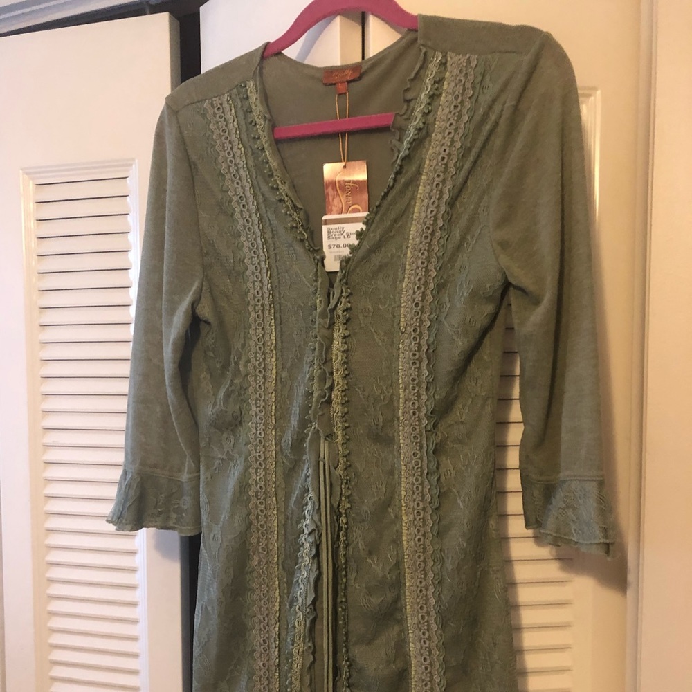 Skulls large women’s top Honey  creek storm sage